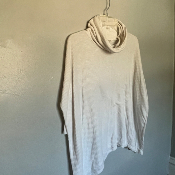 Anthropologie Olivia Rae Women's Oversized Turtle Neck Top Size Large - Picture 6 of 11